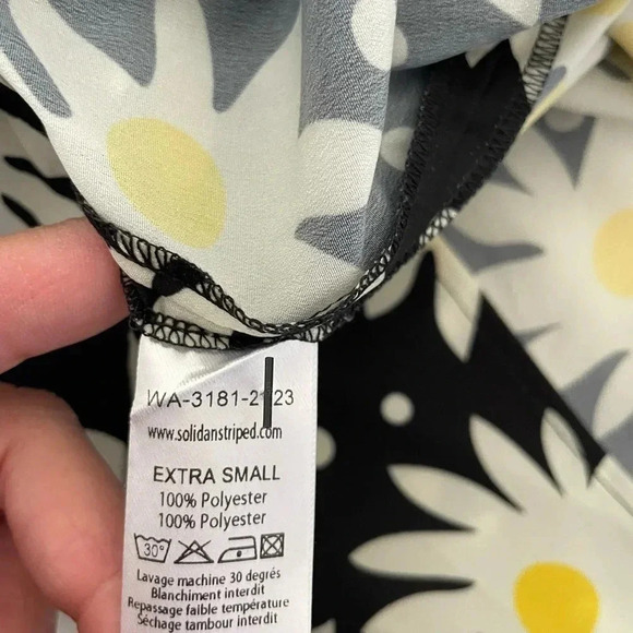 Solid & Striped Lolita dress in graphic daisy - Picture 10 of 12